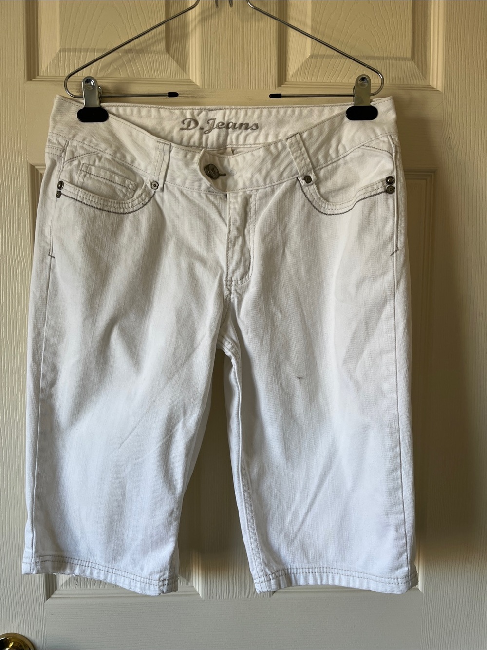 White Women Casual Shorts - Classic Summer Style D Jeans